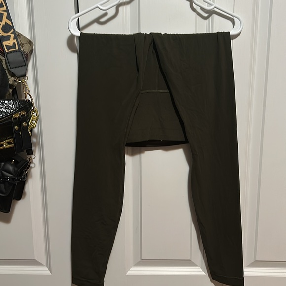 LULULEMON ALIGN HIGH RISE 25” NWOT - Picture 2 of 4